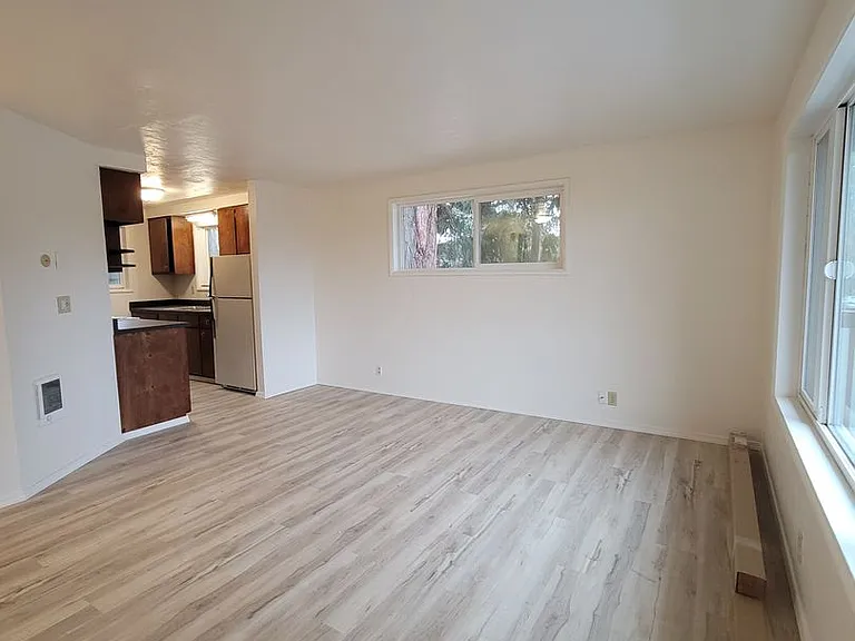 1187 W 8th Ave — Photo 10