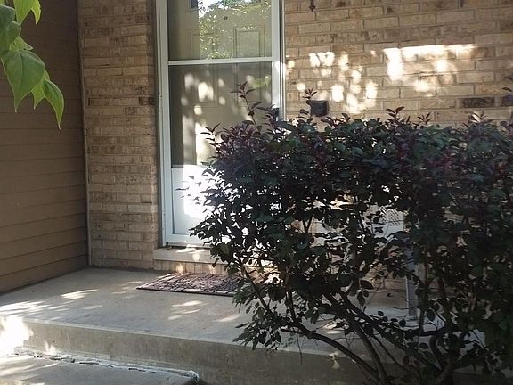 4th image of 7 Oxford Ct #7