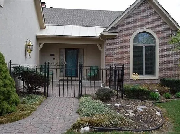 6305 W 92nd St, Overland Park, KS 66212