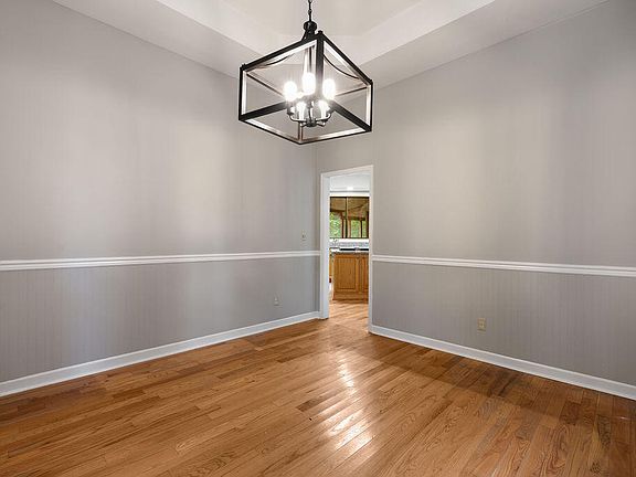 5th image of 121 Inata Cir