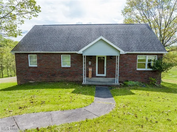 67667 Barrett Hill Rd, Cambridge, OH 43725