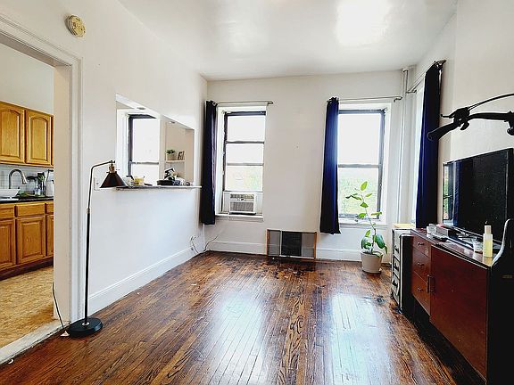 3rd image of 374 W 46th St #3F