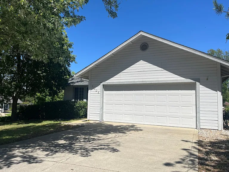 1905 Kinvarra Way — Photo 3