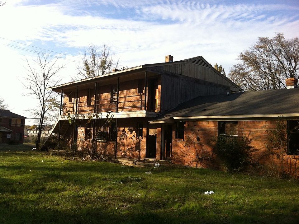 2nd image of 400 S Orleans St