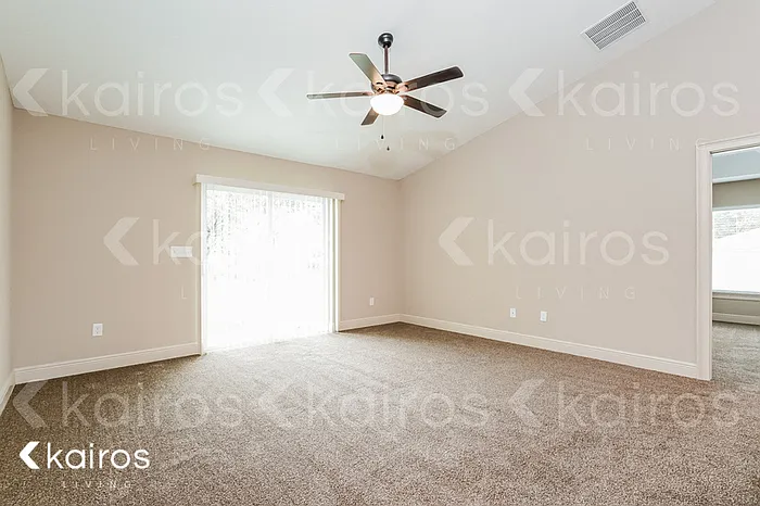 3 bed, 2.0 bath, 1936 sqft, $1,945 — Photo 3