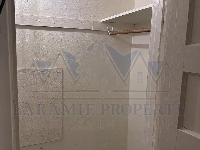 912 E Park Ave — Photo 10