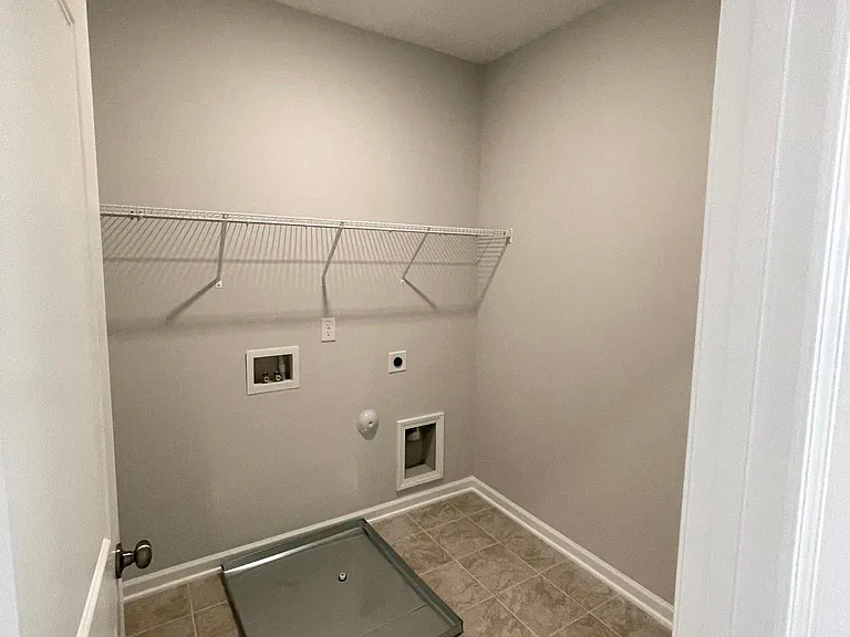 1036 Commack Dr — Photo 33