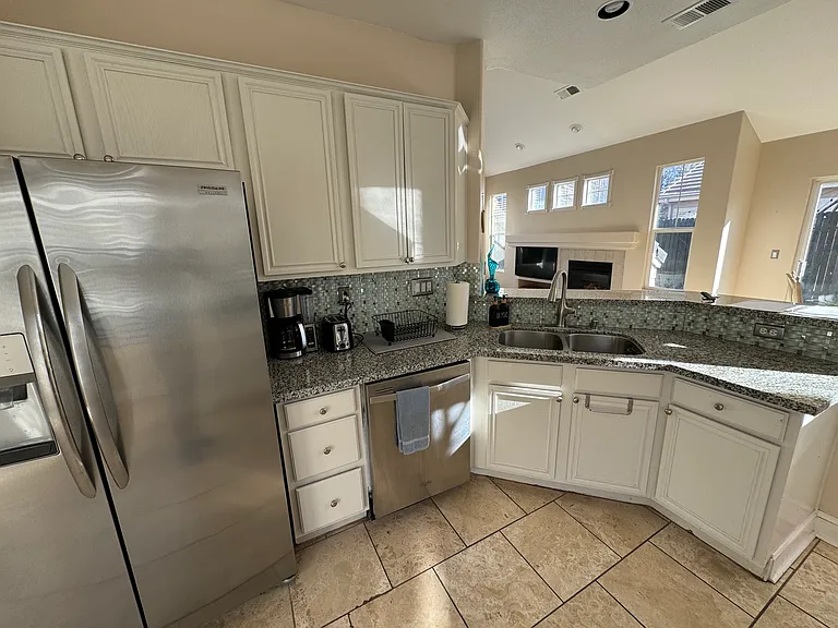 1237 Tule Dr — Photo 5