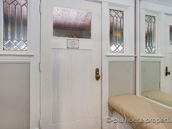 4th image of 300 Briarwood Ave SE