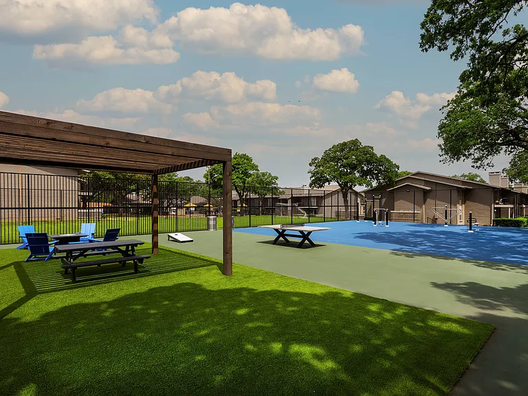 Outdoor Fitness Center at Oak Park Apartments