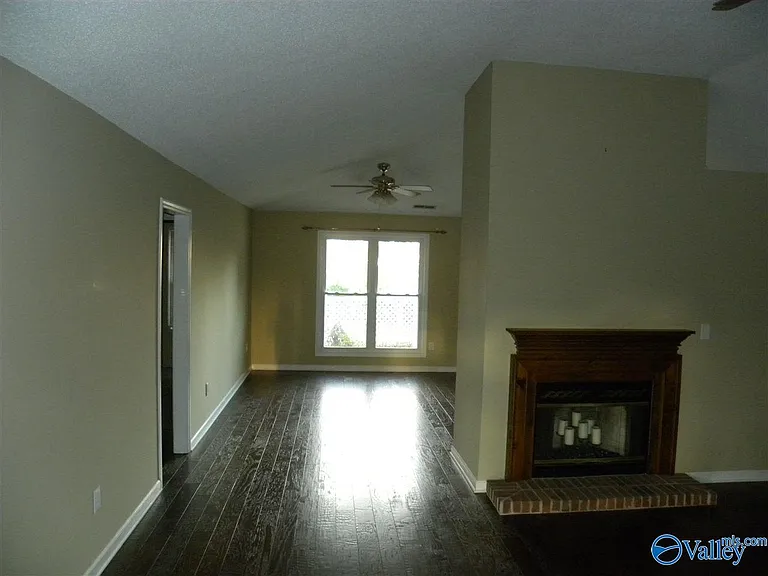 104 Prairie Ct — Photo 3