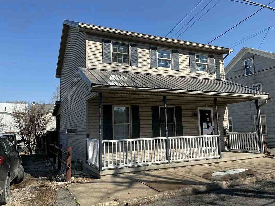 1st image of 228 Linden St