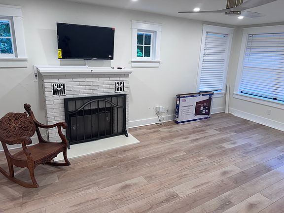 4th image of 3312 Bay Shore Rd