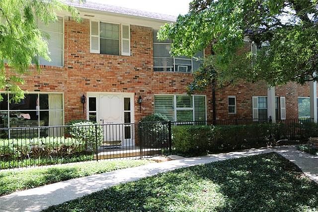 1st image of 3020 Mahanna Springs Dr APT B