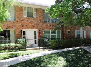 3020 Mahanna Springs Dr APT B, Dallas, TX 75235