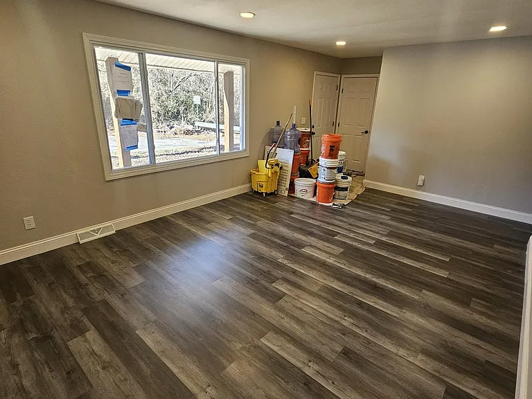 10200 Green Valley Dr — Photo 6