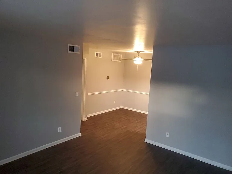 Stratford East Apartments — Photo 55