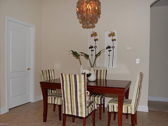 5th image of 225 Oak Common Ave