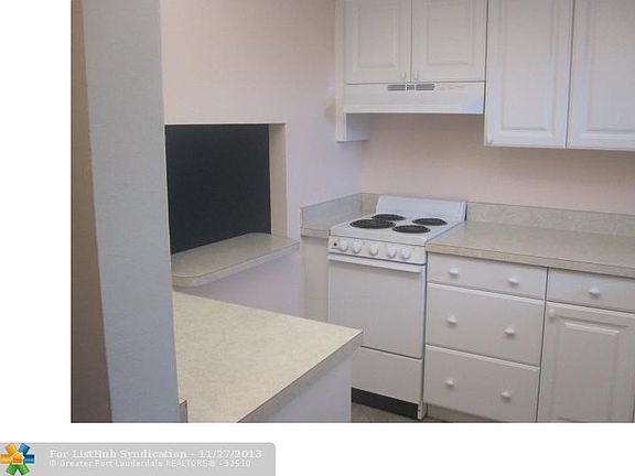4th image of 2900 Sunrise Lakes Dr W APT 109