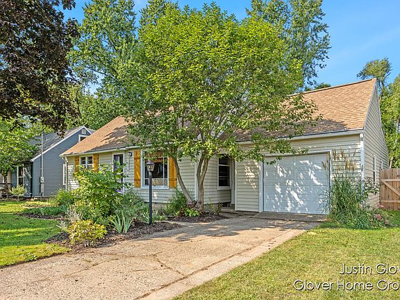 3rd image of 3107 Waterford Ave NE