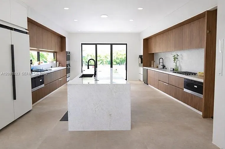 Ellas Little Acres 1st Ad — Photo 2