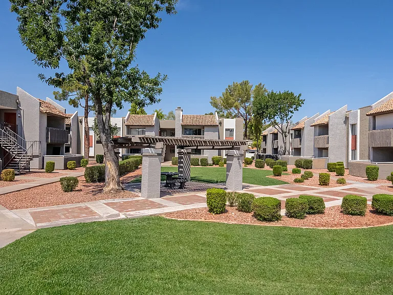 Parklane Commons — Photo 19