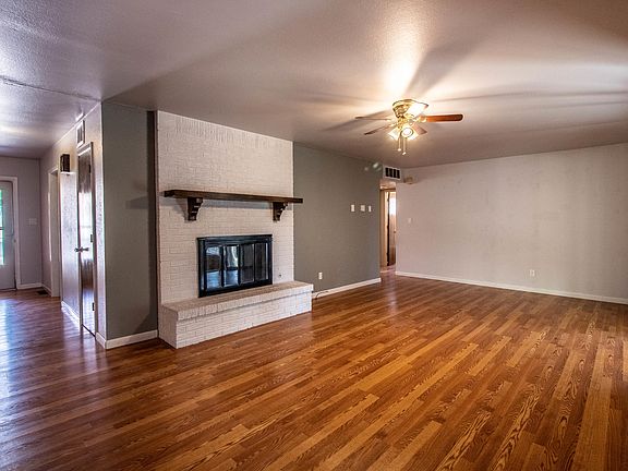 4th image of 305 W 31st St