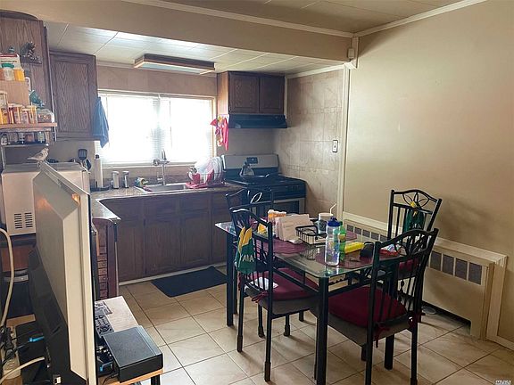 4th image of 459 Louis Ave