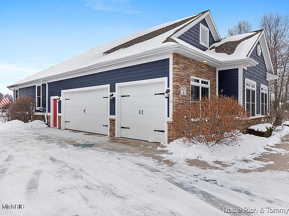 3rd image of 11275 Killarney Dr