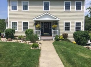 13 Heather Ridge Rd, Troy, NY 12180