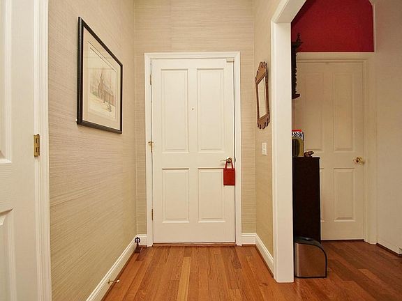 4th image of 76 Village Green Dr