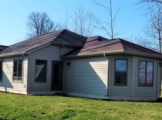 5215 N Blue Lake Rd, Churubusco, IN 46723