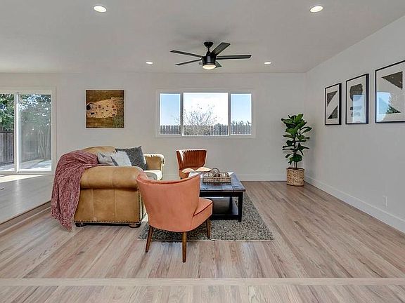 5th image of 28 Del Mar St