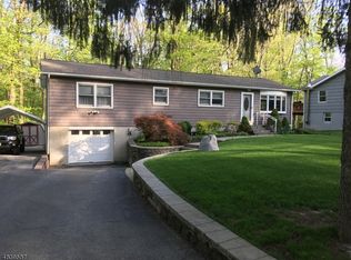 5 Marigold Ct, Highland Lakes, NJ 07418