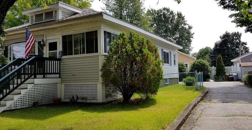 1st image of 24 Essex St