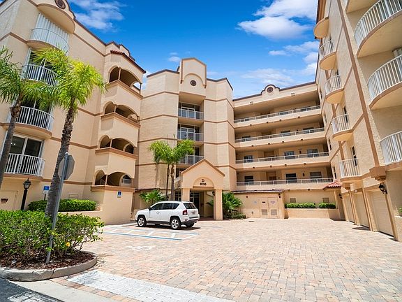 Welcome to Seaport Oceanfront Condos: "Pura Vida - The Simple Life"