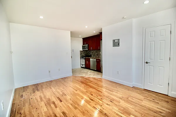 Rented by Hagstrom Management Inc | media 17