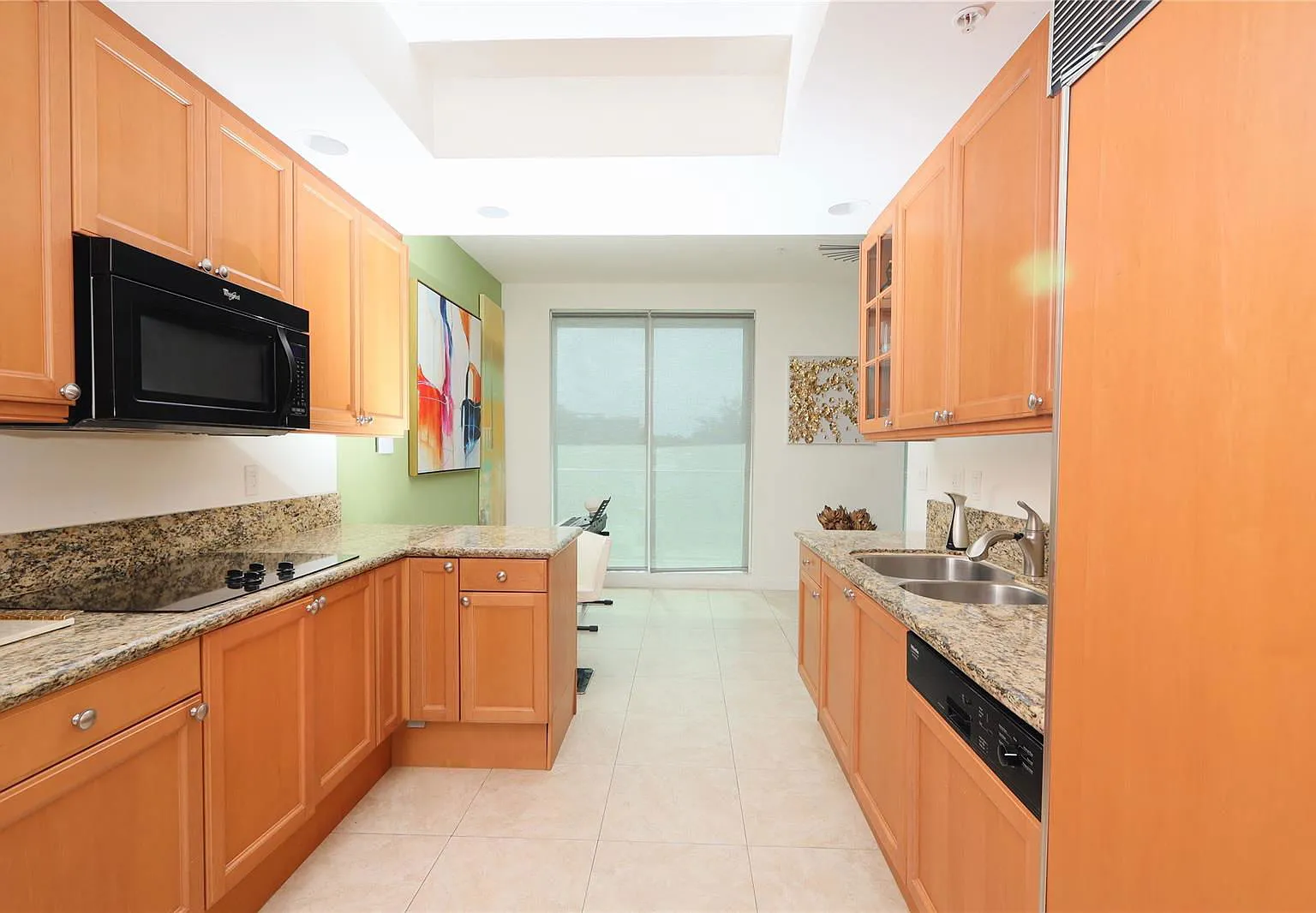 2 bed, 2.0 bath, 1250 sqft, $5,750 — Photo 3