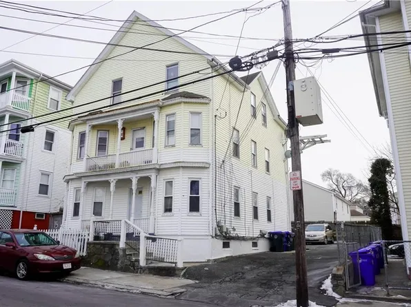 15 Magdalene St, Providence, RI 02909
