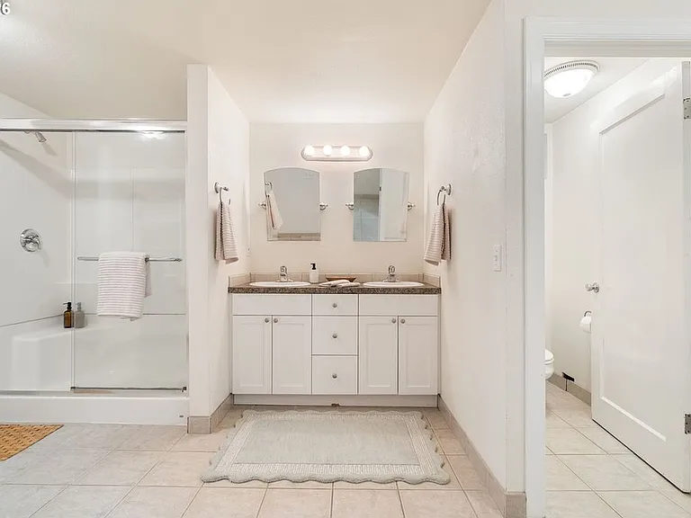 6716 N Commercial Ave — Photo 18