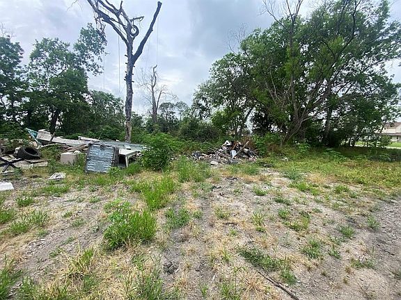 5th image of 10423 Fairview Drive