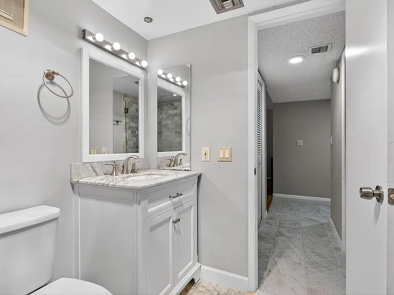 3503 Oaks Way #405 — Photo 10