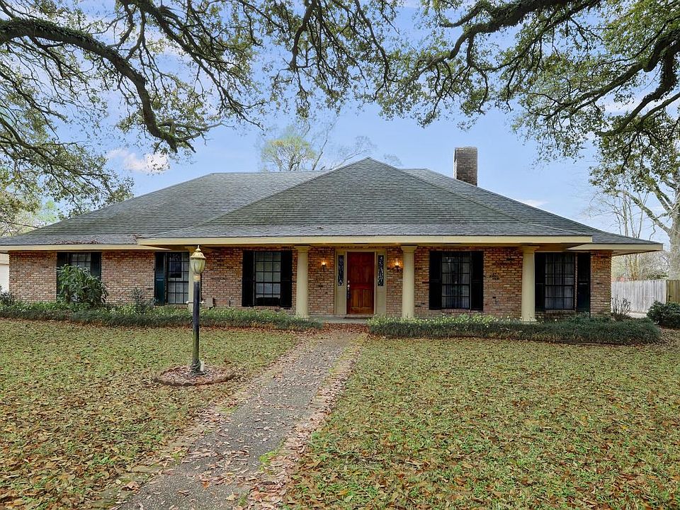 1st image of 104 Teche Dr