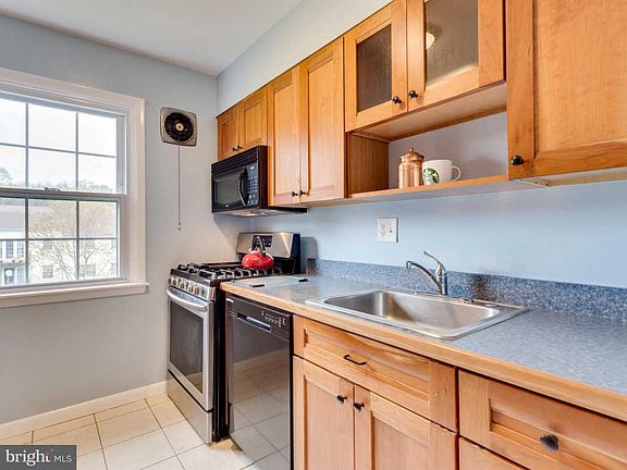 3rd image of 9467 Fairfax Blvd APT 303