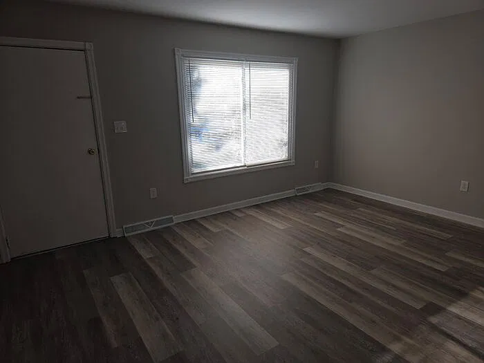 3 bed, 1.5 bath, $1,200 — Photo 3