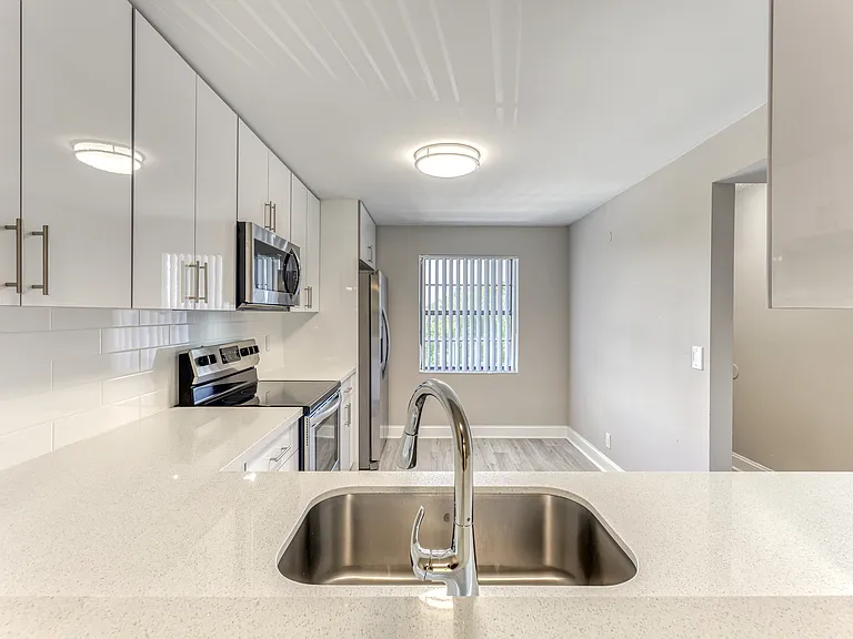Delray Place Apartments — Photo 23