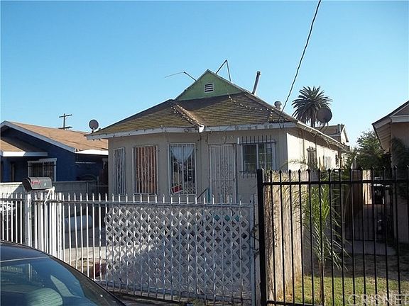2nd image of 1918 E 105th St