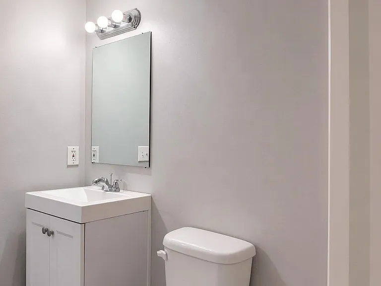 6249 Alexander St #D — Photo 11