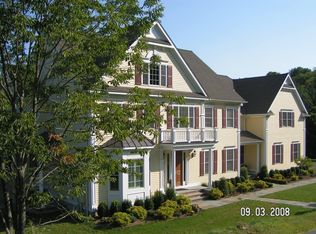 21 Cross Pond Dr, Brookfield, CT 06804