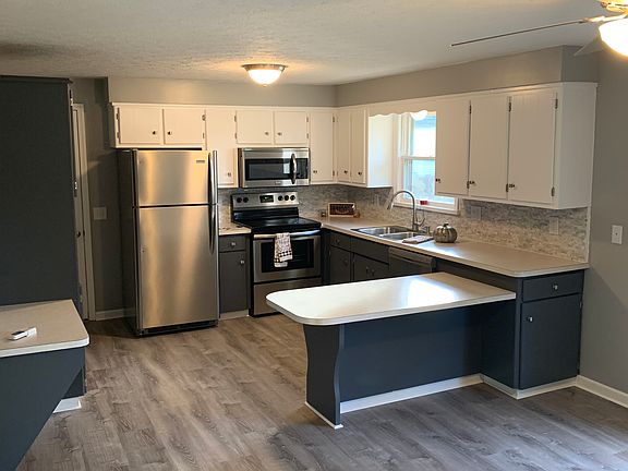 3rd image of 230 Mill St